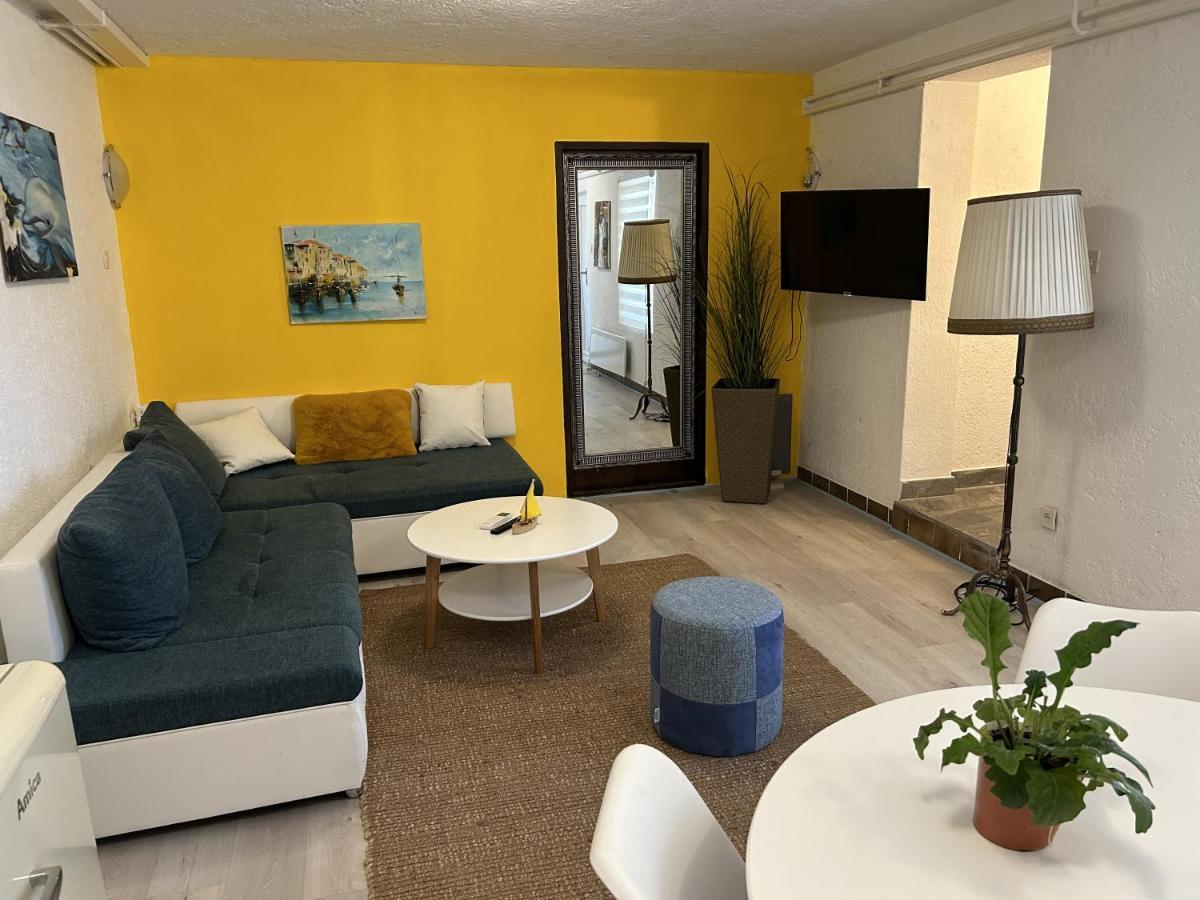 Peaceful Apartment With Patio Rovinj Exteriör bild